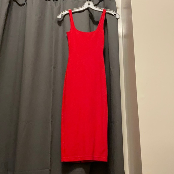 American Apparel Dresses & Skirts - Euc red American apparel red midi dress